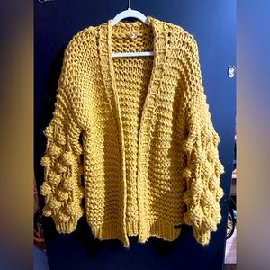 Wishlist puff sleeve sweater SMALL